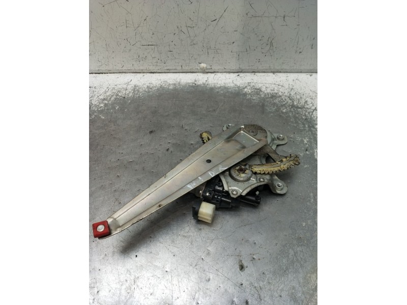 Recambio de elevalunas trasero derecho para mitsubishi l200 / triton (ka_t, kb_t) 2.5 di-d 4wd (kb4t) referencia OEM IAM AE06204