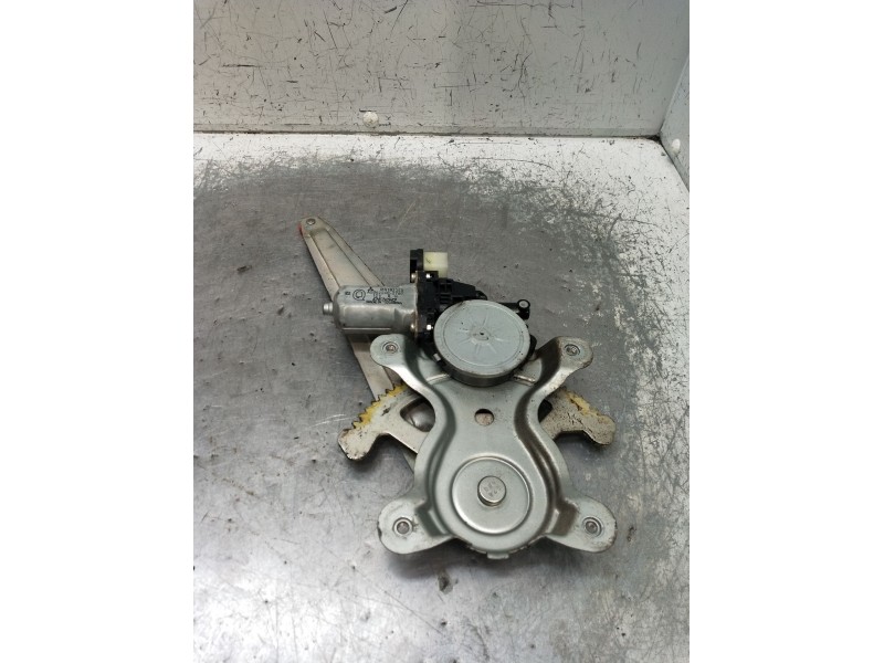 Recambio de elevalunas trasero derecho para mitsubishi l200 / triton (ka_t, kb_t) 2.5 di-d 4wd (kb4t) referencia OEM IAM AE06204