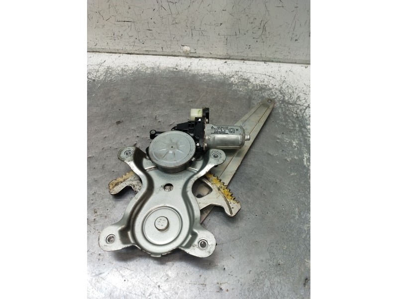 Recambio de elevalunas trasero izquierdo para mitsubishi l200 / triton (ka_t, kb_t) 2.5 di-d 4wd (kb4t) referencia OEM IAM MN182