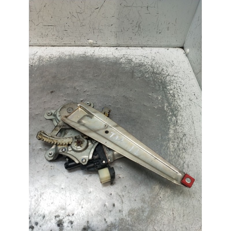 Recambio de elevalunas trasero izquierdo para mitsubishi l200 / triton (ka_t, kb_t) 2.5 di-d 4wd (kb4t) referencia OEM IAM MN182