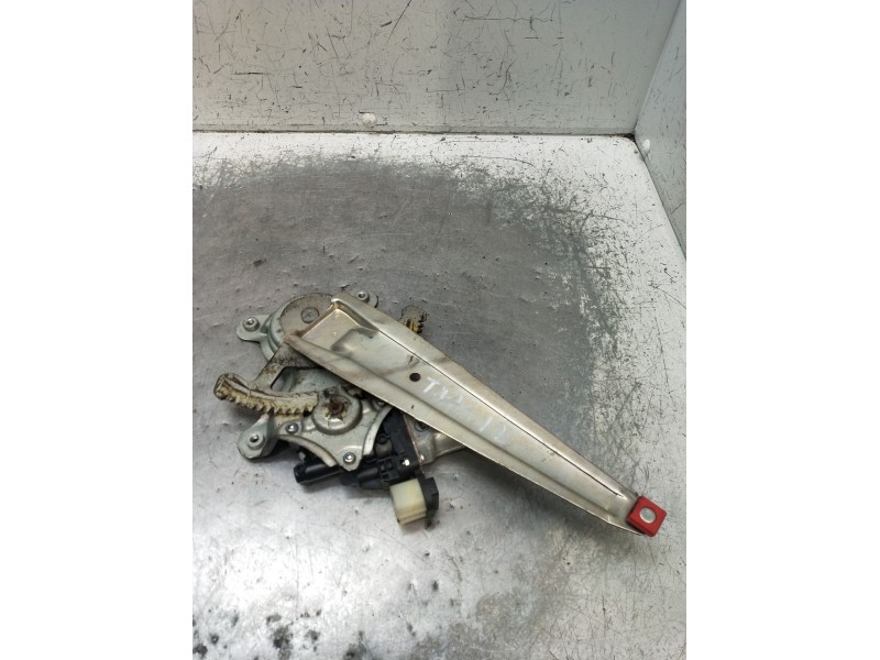 Recambio de elevalunas trasero izquierdo para mitsubishi l200 / triton (ka_t, kb_t) 2.5 di-d 4wd (kb4t) referencia OEM IAM MN182