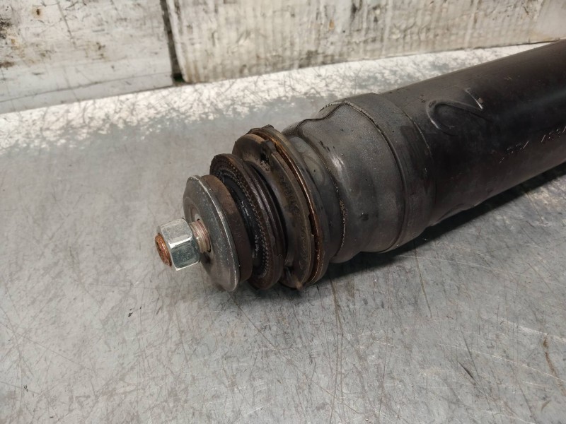 Recambio de amortiguador trasero derecho para toyota prius+ advance referencia OEM IAM 4853047390  