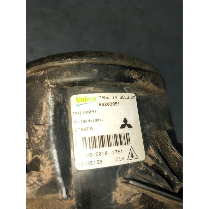 Recambio de faro antiniebla izquierdo para mitsubishi l200 / triton (ka_t, kb_t) 2.5 di-d 4wd (kb4t) referencia OEM IAM 89203951