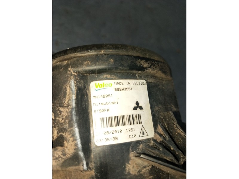 Recambio de faro antiniebla izquierdo para mitsubishi l200 / triton (ka_t, kb_t) 2.5 di-d 4wd (kb4t) referencia OEM IAM 89203951