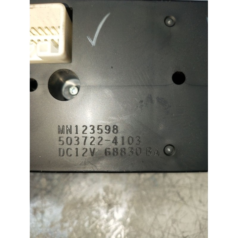 Recambio de mando calefaccion / aire acondicionado para mitsubishi l200 / triton (ka_t, kb_t) 2.5 di-d 4wd (kb4t) referencia OEM