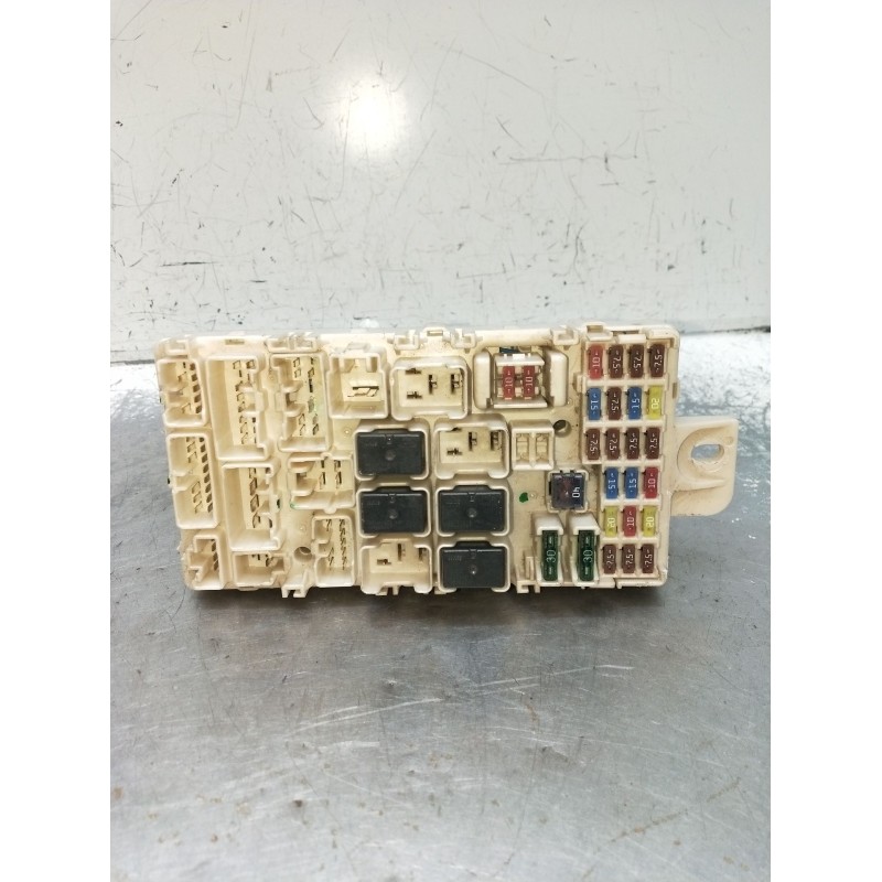 Recambio de caja reles / fusibles para mitsubishi l200 / triton (ka_t, kb_t) 2.5 di-d 4wd (kb4t) referencia OEM IAM G8C541MA4 86