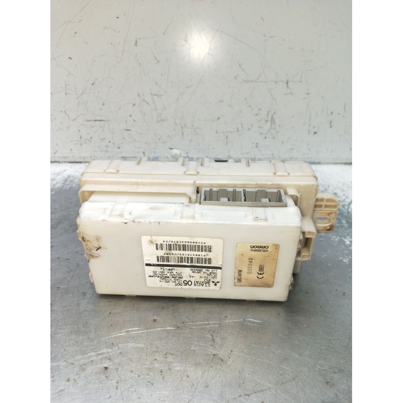 Recambio de caja reles / fusibles para mitsubishi l200 / triton (ka_t, kb_t) 2.5 di-d 4wd (kb4t) referencia OEM IAM G8C541MA4 86