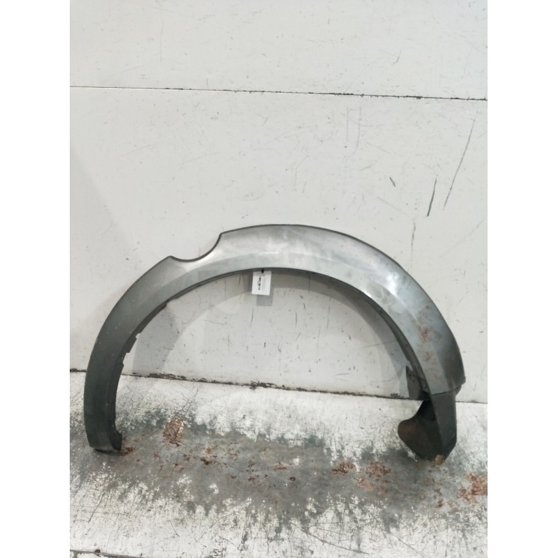 Recambio de aletin trasero izquierdo para mitsubishi l200 / triton (ka_t, kb_t) 2.5 di-d 4wd (kb4t) referencia OEM IAM   2005