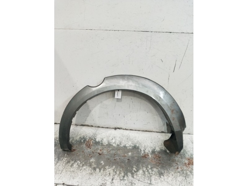 Recambio de aletin trasero izquierdo para mitsubishi l200 / triton (ka_t, kb_t) 2.5 di-d 4wd (kb4t) referencia OEM IAM   2005