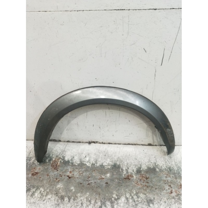 Recambio de aletin delantero derecho para mitsubishi l200 / triton (ka_t, kb_t) 2.5 di-d 4wd (kb4t) referencia OEM IAM   2005