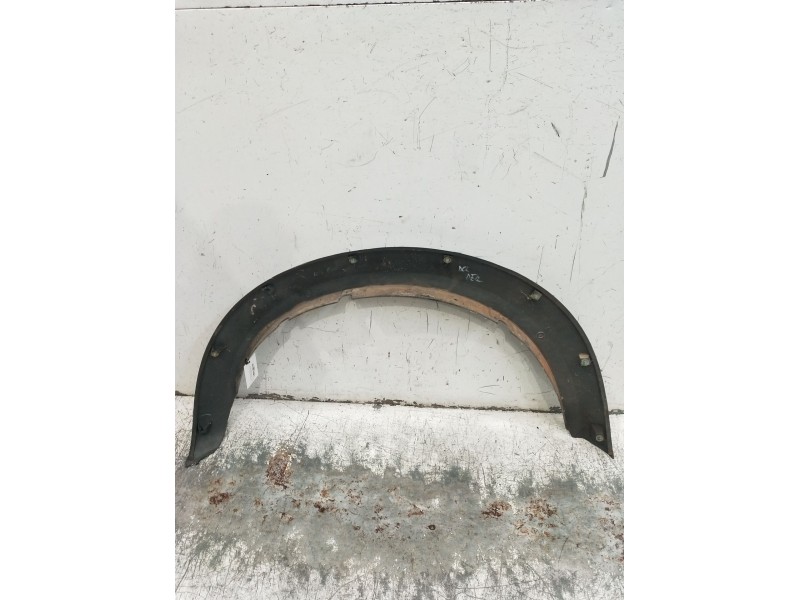 Recambio de aletin delantero derecho para mitsubishi l200 / triton (ka_t, kb_t) 2.5 di-d 4wd (kb4t) referencia OEM IAM   2005