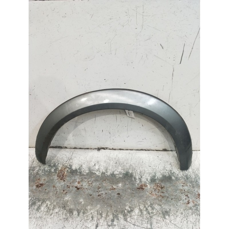 Recambio de aletin delantero izquierdo para mitsubishi l200 / triton (ka_t, kb_t) 2.5 di-d 4wd (kb4t) referencia OEM IAM   2005