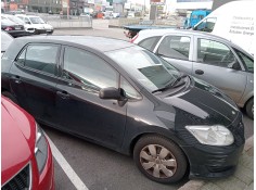 toyota auris (_e15_) del año 2009