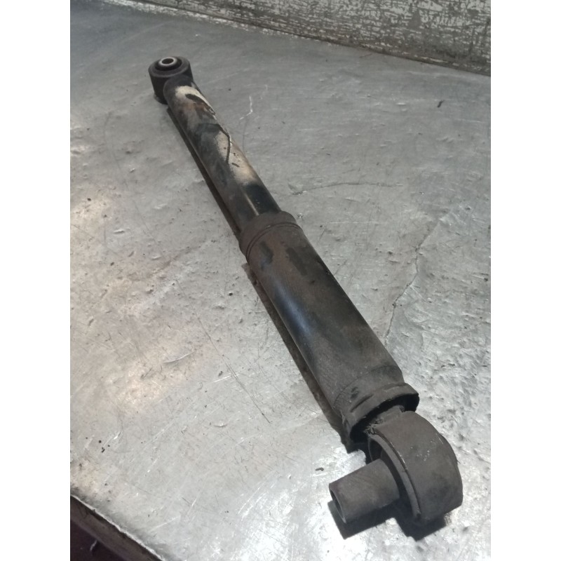 Recambio de amortiguador trasero izquierdo para mercedes-benz clase v (w447) v 200 cdi / d (447.811, 447.813, 447.815) referenci