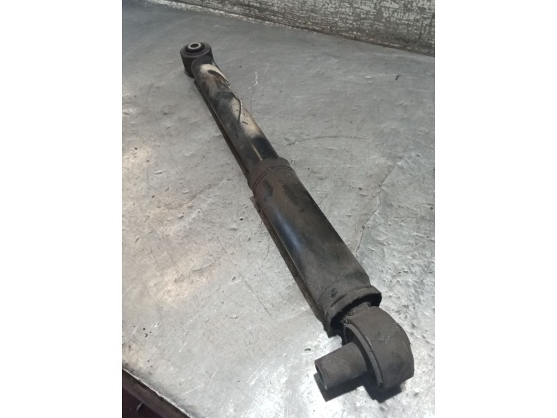 Recambio de amortiguador trasero izquierdo para mercedes-benz clase v (w447) v 200 cdi / d (447.811, 447.813, 447.815) referenci