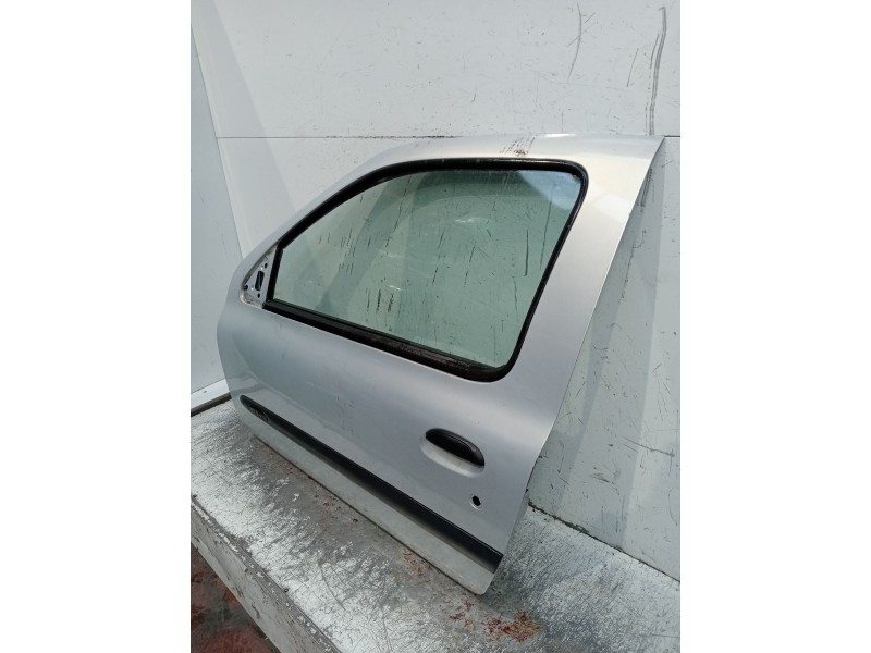 Recambio de puerta delantera izquierda para renault clio ii (bb_, cb_) 1.9 d (b/cb0j) referencia OEM IAM   3P