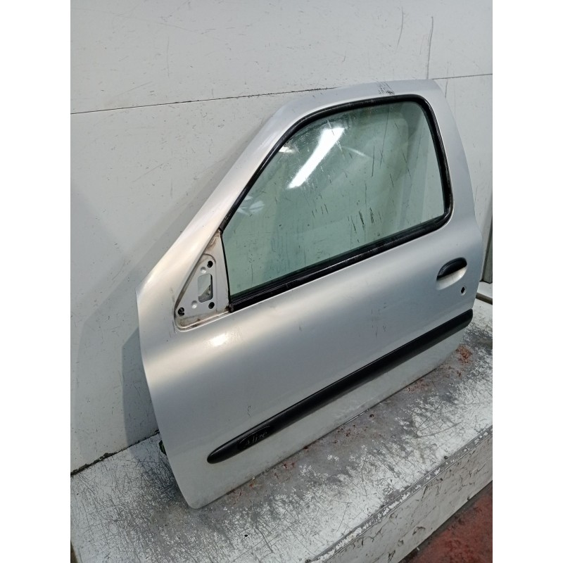 Recambio de puerta delantera izquierda para renault clio ii (bb_, cb_) 1.9 d (b/cb0j) referencia OEM IAM   3P
