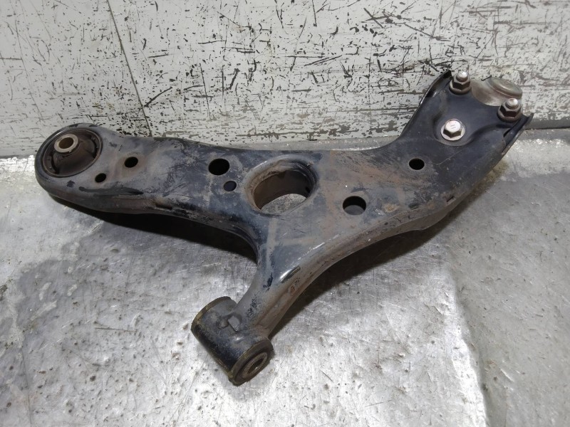 Recambio de brazo suspension inferior delantero derecho para toyota prius+ advance referencia OEM IAM   