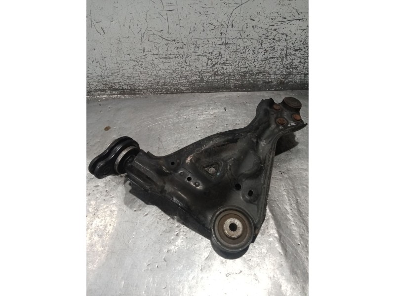 Recambio de brazo suspension inferior delantero izquierdo para mercedes-benz clase v (w447) v 200 cdi / d (447.811, 447.813, 447