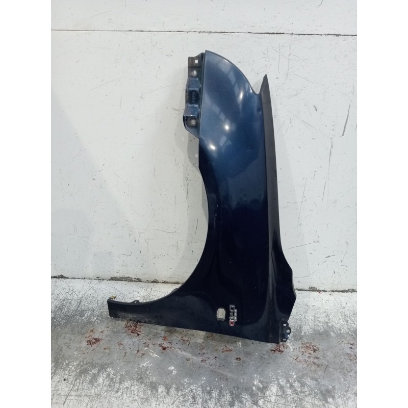 Recambio de aleta delantera izquierda para toyota avensis sedán (_t25_) 2.0 d-4d (cdt250_) referencia OEM IAM   