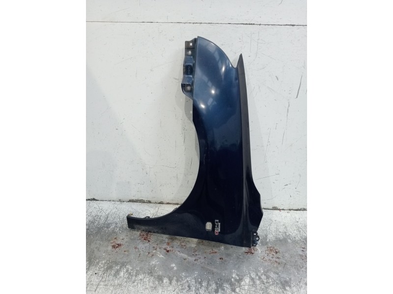 Recambio de aleta delantera izquierda para toyota avensis sedán (_t25_) 2.0 d-4d (cdt250_) referencia OEM IAM   