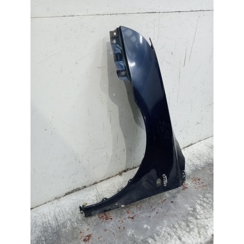 Recambio de aleta delantera izquierda para toyota avensis sedán (_t25_) 2.0 d-4d (cdt250_) referencia OEM IAM   