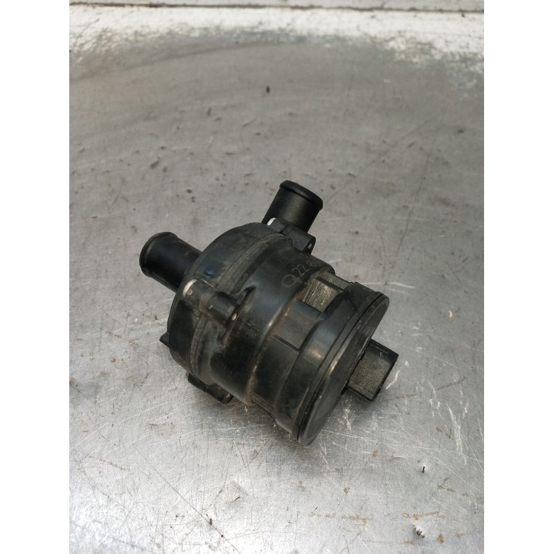 Recambio de bomba agua para mercedes-benz clase v (w447) v 200 cdi / d (447.811, 447.813, 447.815) referencia OEM IAM 0392023000