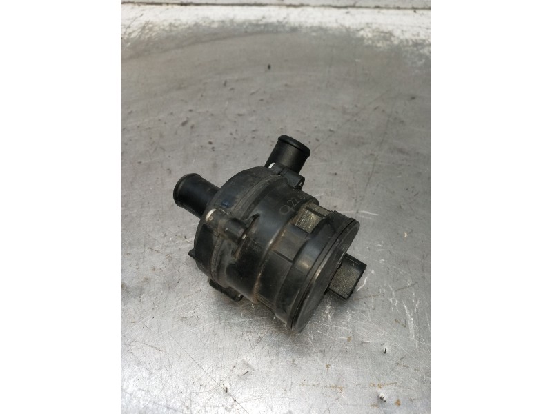 Recambio de bomba agua para mercedes-benz clase v (w447) v 200 cdi / d (447.811, 447.813, 447.815) referencia OEM IAM 0392023000