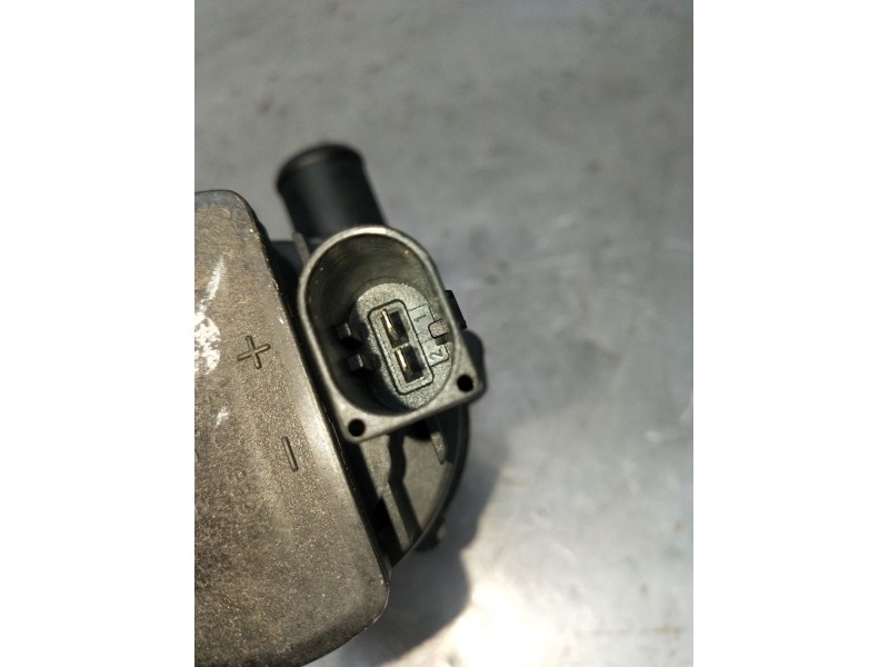 Recambio de bomba agua para mercedes-benz clase v (w447) v 200 cdi / d (447.811, 447.813, 447.815) referencia OEM IAM 0392023000
