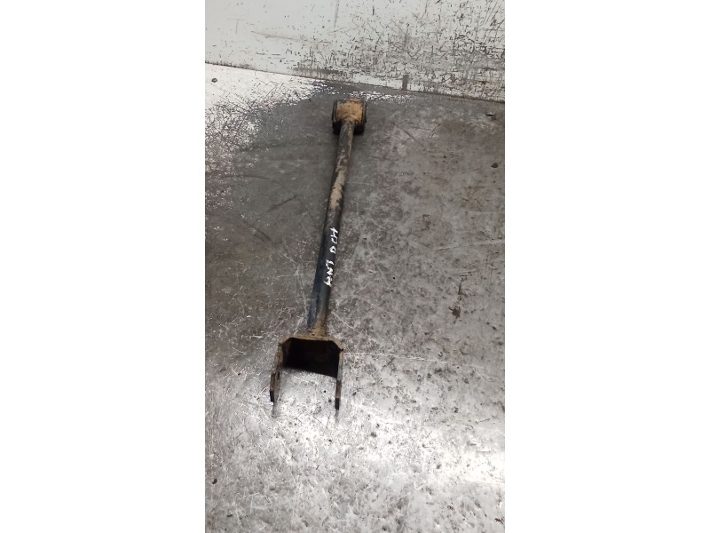 Recambio de brazo suspension superior trasero derecho para toyota corolla (_e11_) 1.4 16v (zze111_) referencia OEM IAM  ANTERIOR