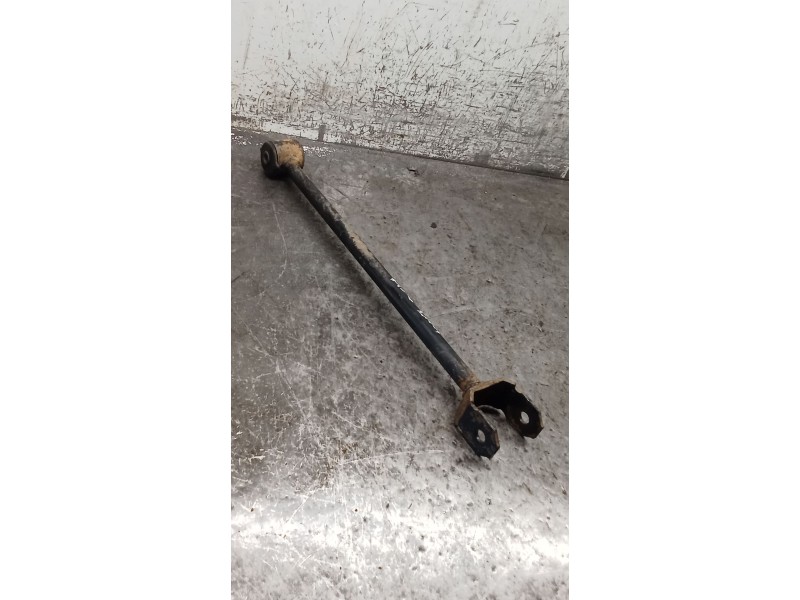 Recambio de brazo suspension superior trasero derecho para toyota corolla (_e11_) 1.4 16v (zze111_) referencia OEM IAM  ANTERIOR