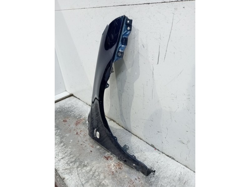 Recambio de aleta delantera derecha para toyota avensis sedán (_t25_) 2.0 d-4d (cdt250_) referencia OEM IAM   