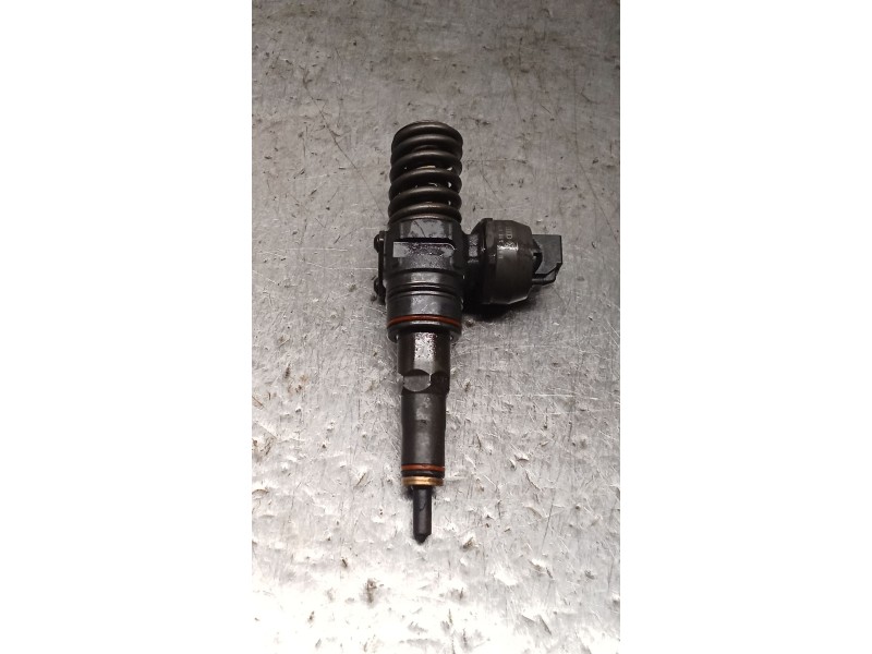 Recambio de inyector para volkswagen passat b5.5 (3b3) 1.9 tdi referencia OEM IAM 038130073AJ 0414720037 BOSCH