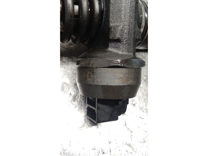 Recambio de inyector para volkswagen passat b5.5 (3b3) 1.9 tdi referencia OEM IAM 038130073AJ 0414720037 BOSCH