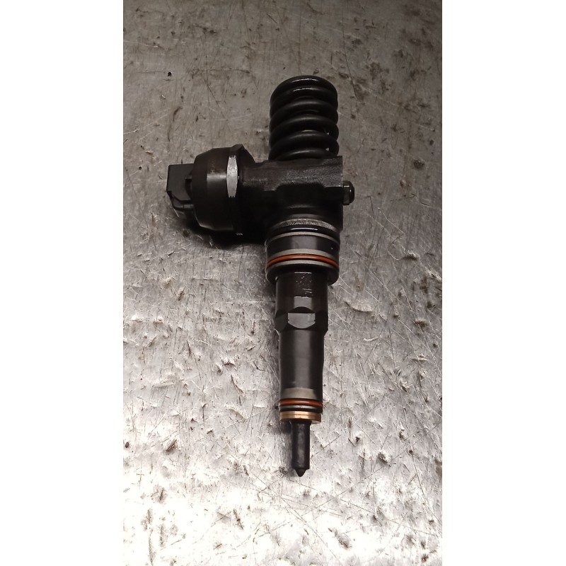 Recambio de inyector para volkswagen passat b5.5 (3b3) 1.9 tdi referencia OEM IAM 038130073AJ 0414720037 BOSCH