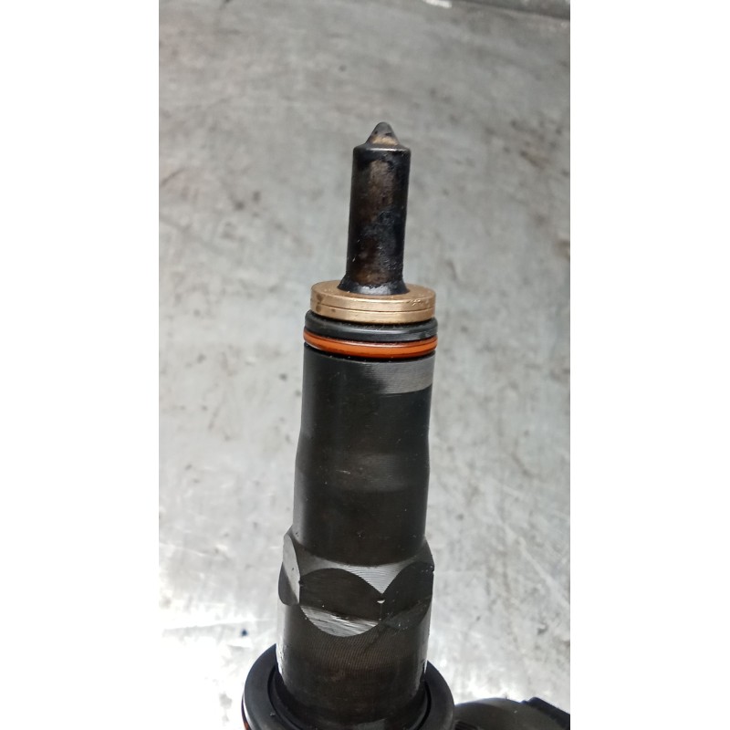 Recambio de inyector para volkswagen passat b5.5 (3b3) 1.9 tdi referencia OEM IAM 038130073AJ 0414720037 BOSCH