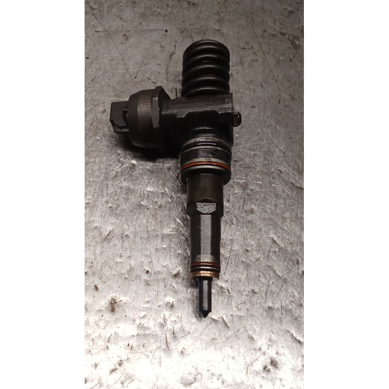Recambio de inyector para volkswagen passat b5.5 (3b3) 1.9 tdi referencia OEM IAM 038130073AJ 0414720037 BOSCH