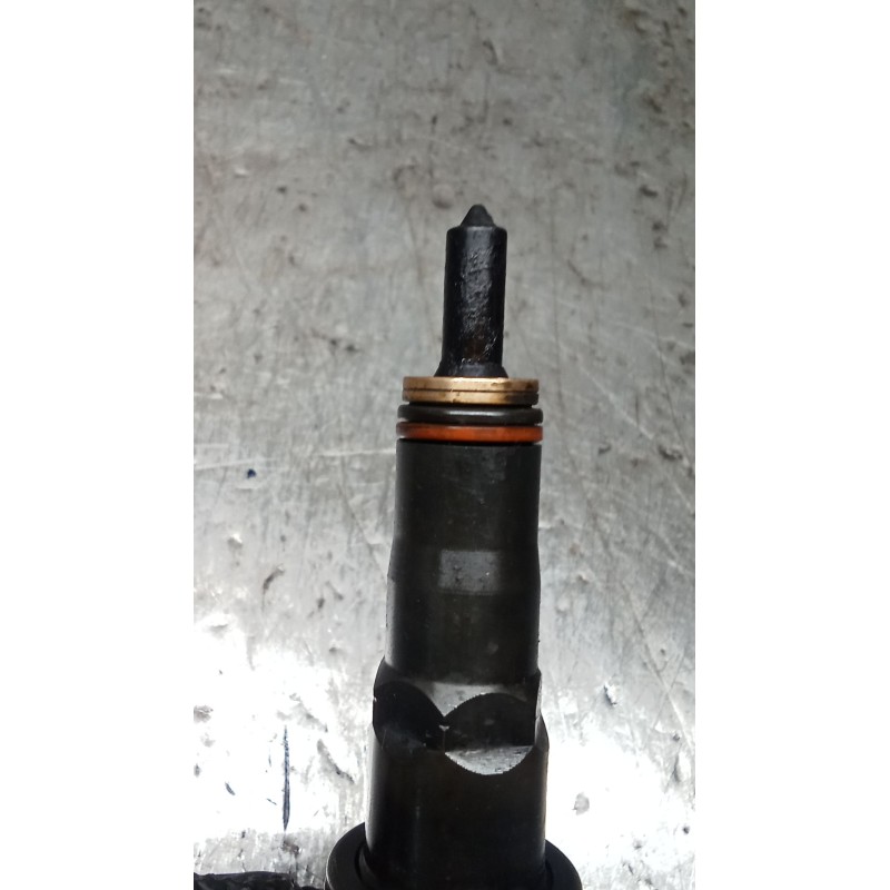 Recambio de inyector para volkswagen passat b5.5 (3b3) 1.9 tdi referencia OEM IAM 038130073AJ 0414720037 BOSCH