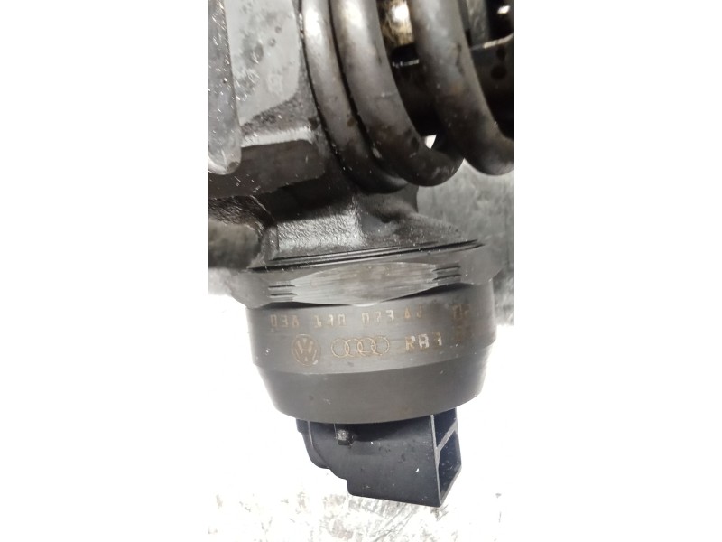 Recambio de inyector para volkswagen passat b5.5 (3b3) 1.9 tdi referencia OEM IAM 038130073AJ 0414720037 BOSCH