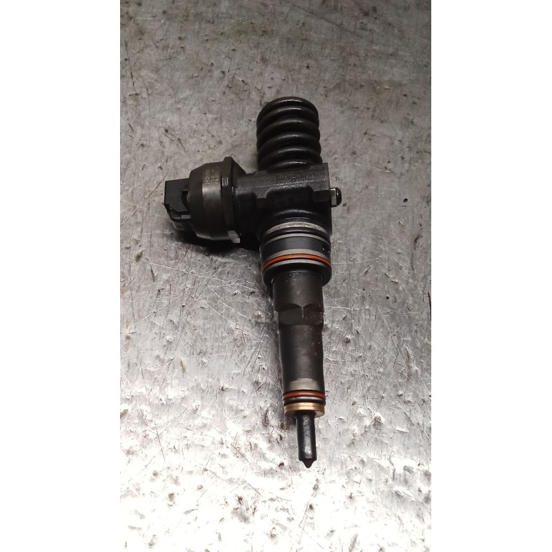 Recambio de inyector para volkswagen passat b5.5 (3b3) 1.9 tdi referencia OEM IAM 038130073AJ 0414720037 BOSCH