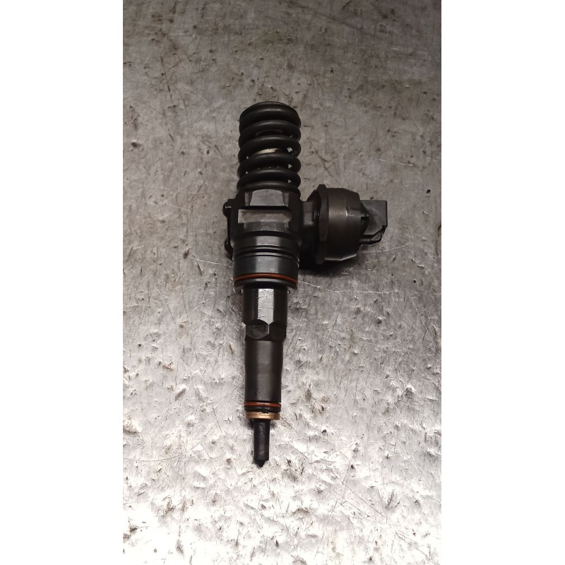 Recambio de inyector para volkswagen passat b5.5 (3b3) 1.9 tdi referencia OEM IAM 038130073AJ 0414720037 BOSCH