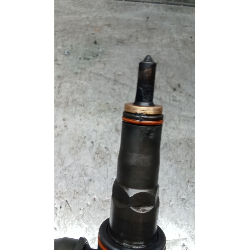 Recambio de inyector para volkswagen passat b5.5 (3b3) 1.9 tdi referencia OEM IAM 038130073AJ 0414720037 BOSCH