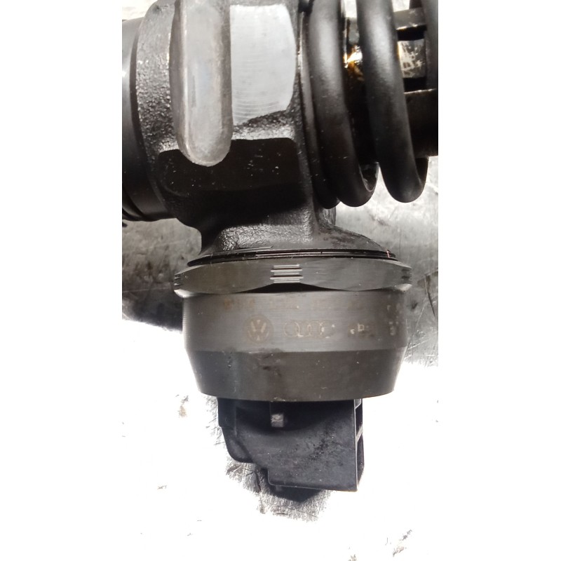 Recambio de inyector para volkswagen passat b5.5 (3b3) 1.9 tdi referencia OEM IAM 038130073AJ 0414720037 BOSCH