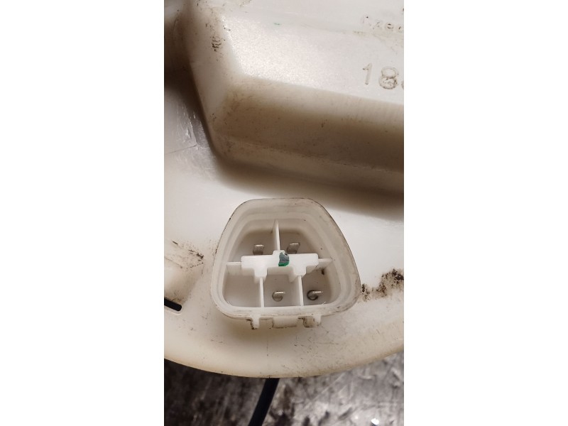 Recambio de bomba combustible para toyota corolla (_e11_) 1.4 16v (zze111_) referencia OEM IAM 7724002050 0580313058 00