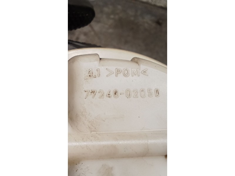 Recambio de bomba combustible para toyota corolla (_e11_) 1.4 16v (zze111_) referencia OEM IAM 7724002050 0580313058 00