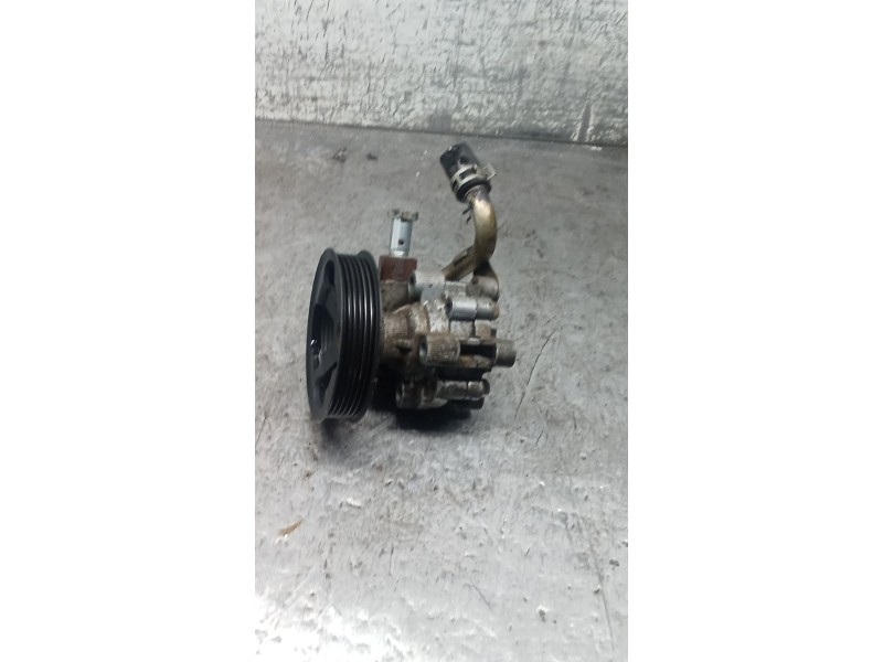 Recambio de bomba direccion para toyota corolla (_e11_) 1.4 16v (zze111_) referencia OEM IAM 12180  00