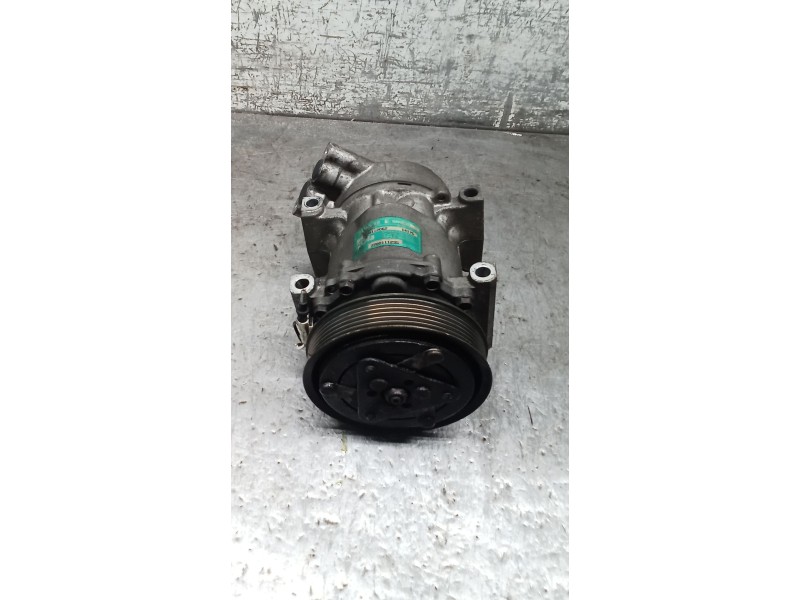 Recambio de compresor aire acondicionado para renault clio ii (bb_, cb_) 1.9 d (b/cb0j) referencia OEM IAM 7700111235 1417G 98