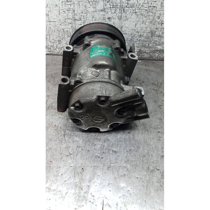 Recambio de compresor aire acondicionado para renault clio ii (bb_, cb_) 1.9 d (b/cb0j) referencia OEM IAM 7700111235 1417G 98