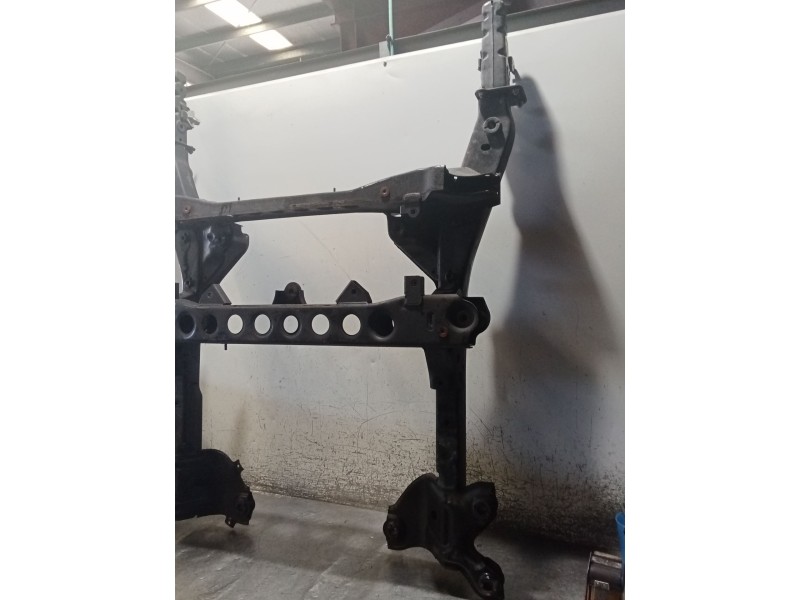 Recambio de puente delantero para mercedes-benz clase v (w447) v 200 cdi / d (447.811, 447.813, 447.815) referencia OEM IAM  CUN