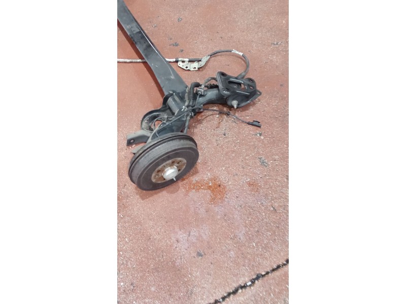 Recambio de puente trasero para fiat 500 l (330) referencia OEM IAM TAMBOR/ABS  